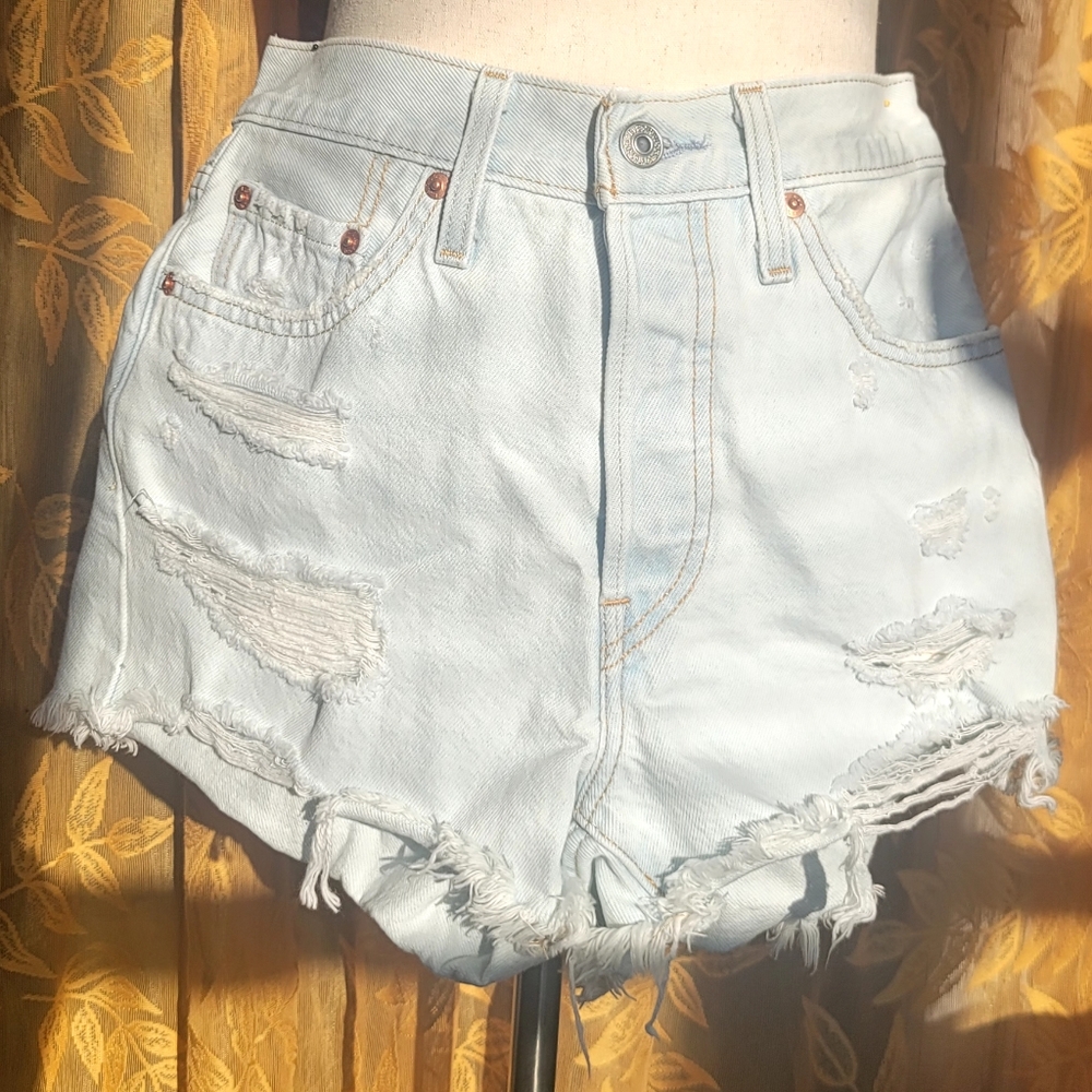 Levis Size 26 Light Blue Distressed Denim Shorts Never Worn